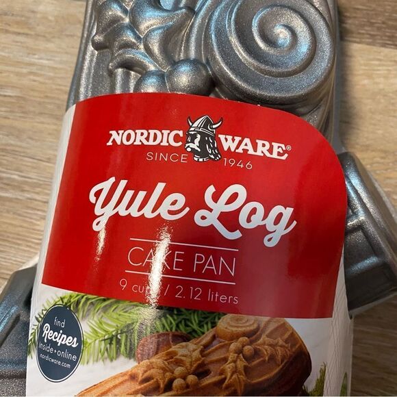 Nordic Ware Buche De Noel Yule Log Christmas baking Pan bakeware 9 cups NEW - Picture 5 of 10